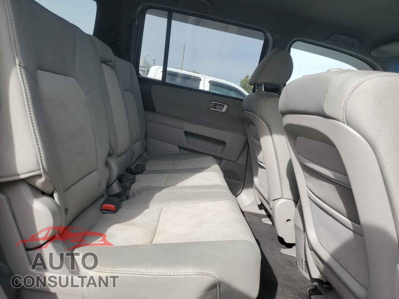 HONDA PILOT 2011 - 5FNYF4H27BB106027