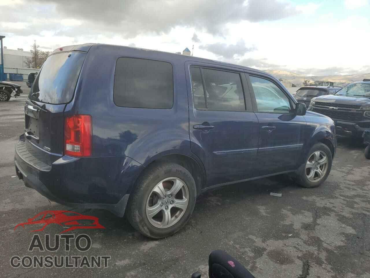 HONDA PILOT 2013 - 5FNYF4H47DB003341