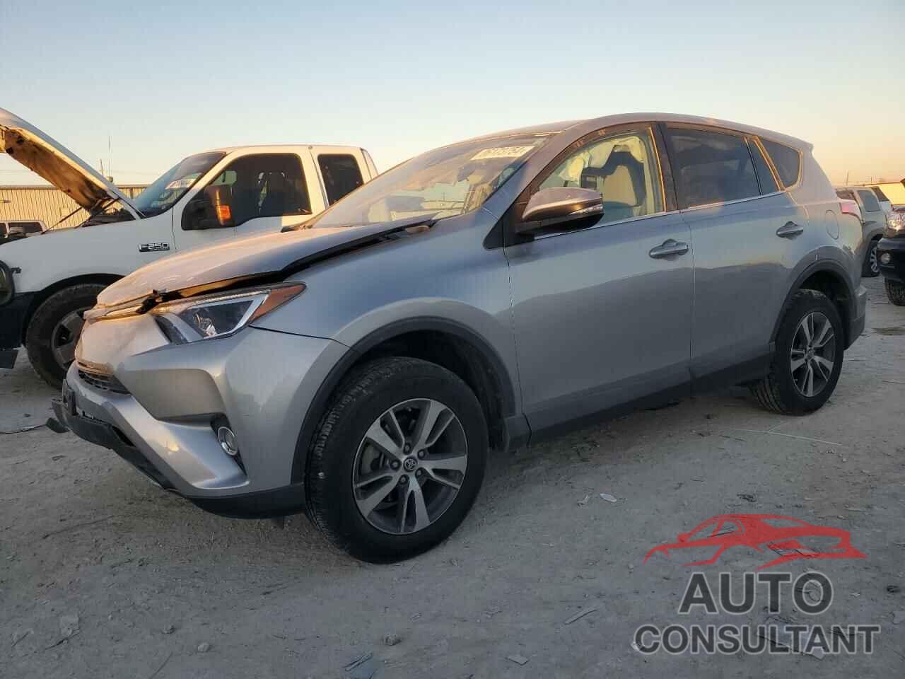 TOYOTA RAV4 2018 - 2T3WFREV8JW411595