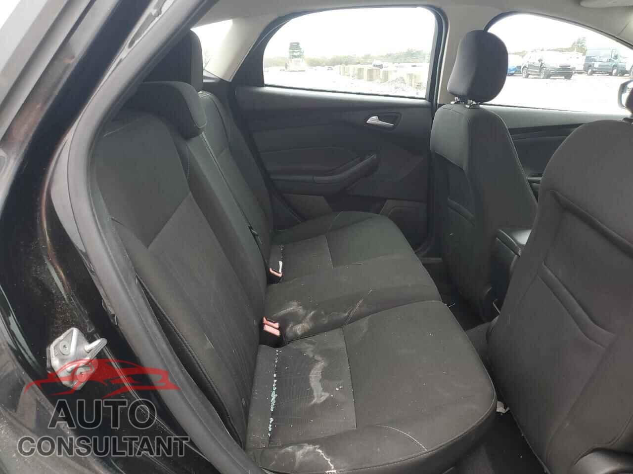 FORD FOCUS 2015 - 1FADP3K22FL295113
