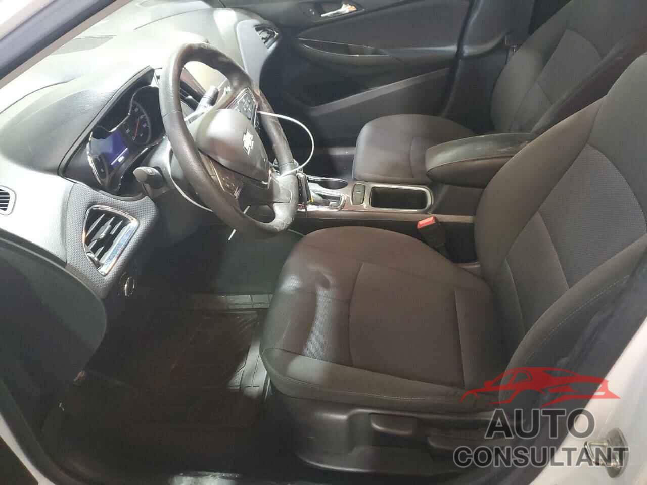CHEVROLET CRUZE 2018 - 1G1BE5SM9J7220973