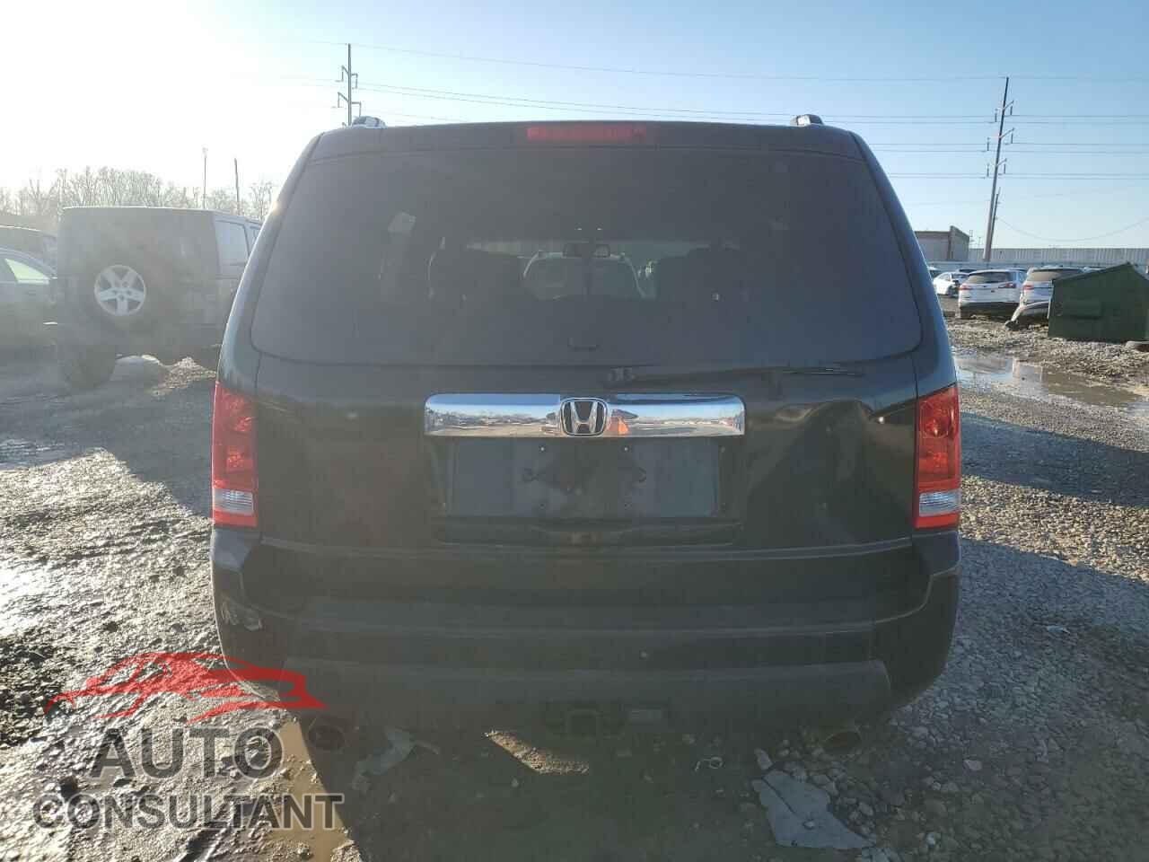 HONDA PILOT 2011 - 5FNYF4H58BB104233