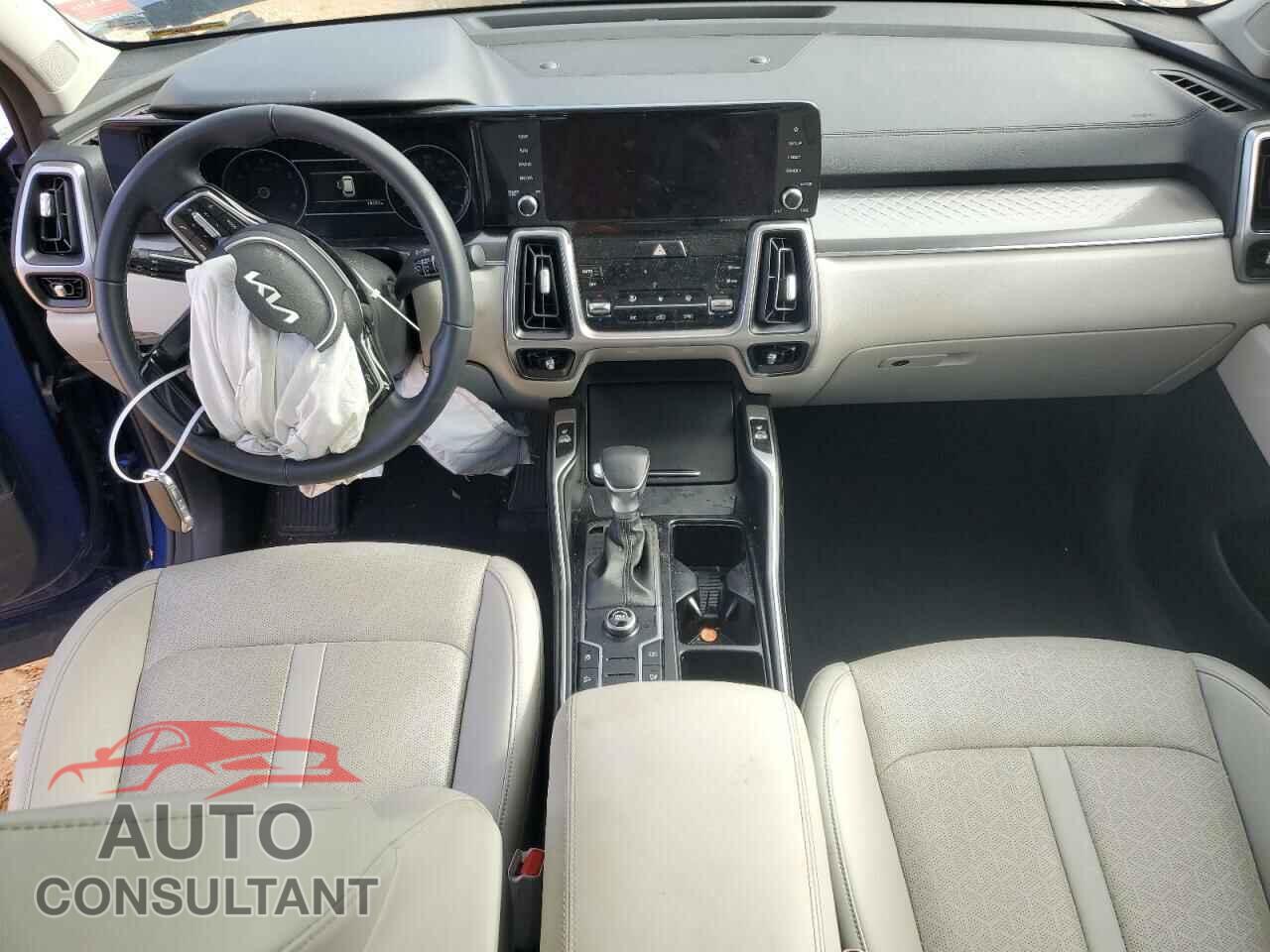 KIA SORENTO 2023 - 5XYRL4LC6PG242517