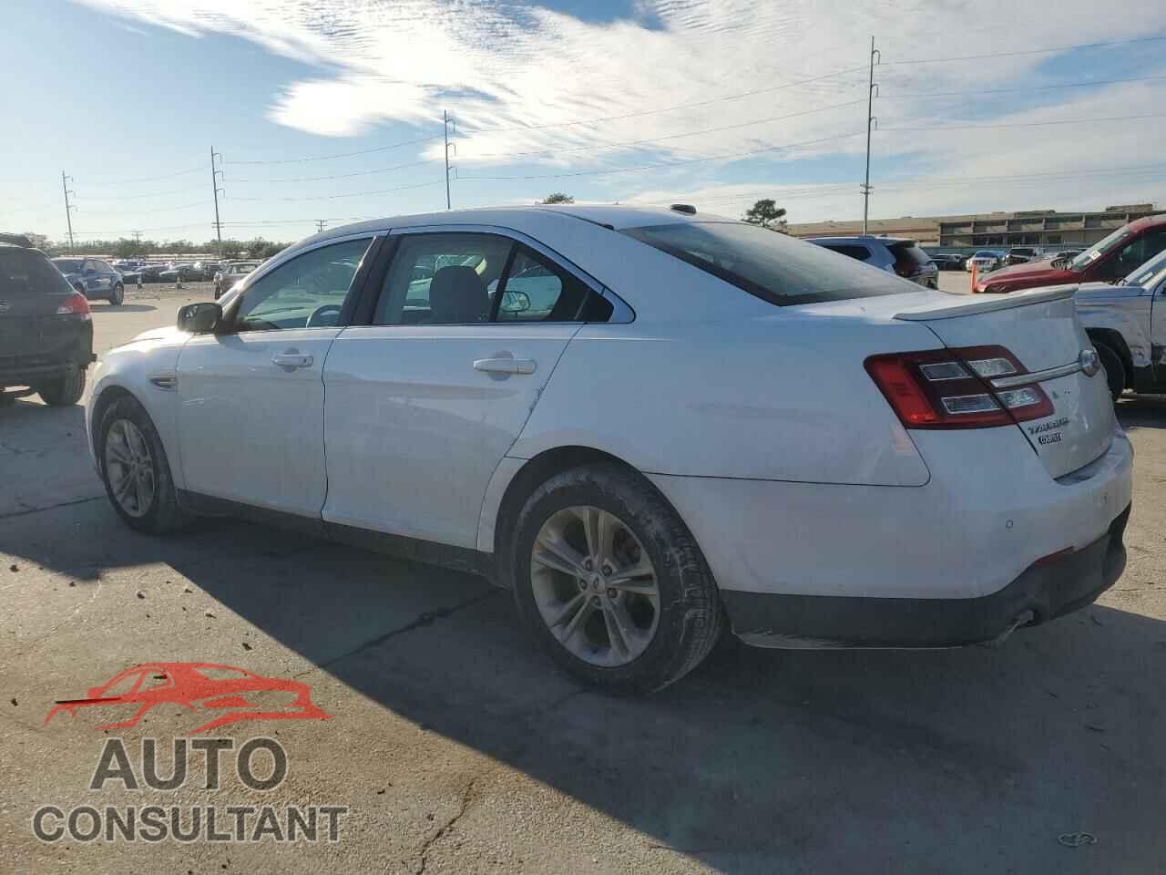 FORD TAURUS 2015 - 1FAHP2E82FG181195