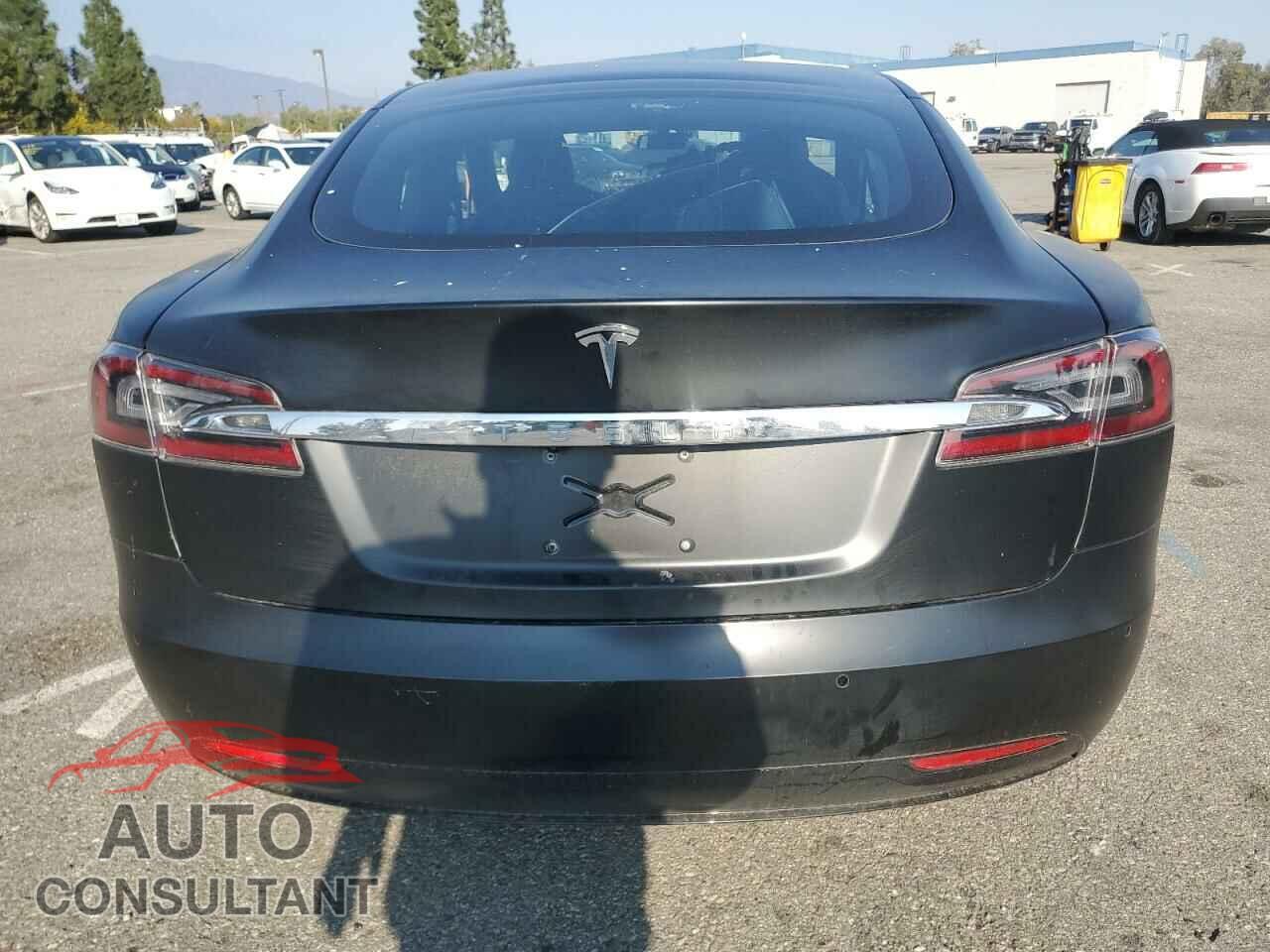 TESLA MODEL S 2018 - 5YJSA1E28JF248246