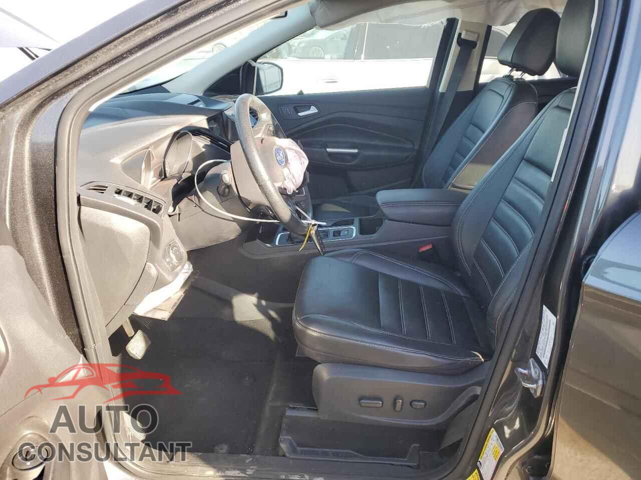 FORD ESCAPE 2017 - 1FMCU9JD0HUD20183