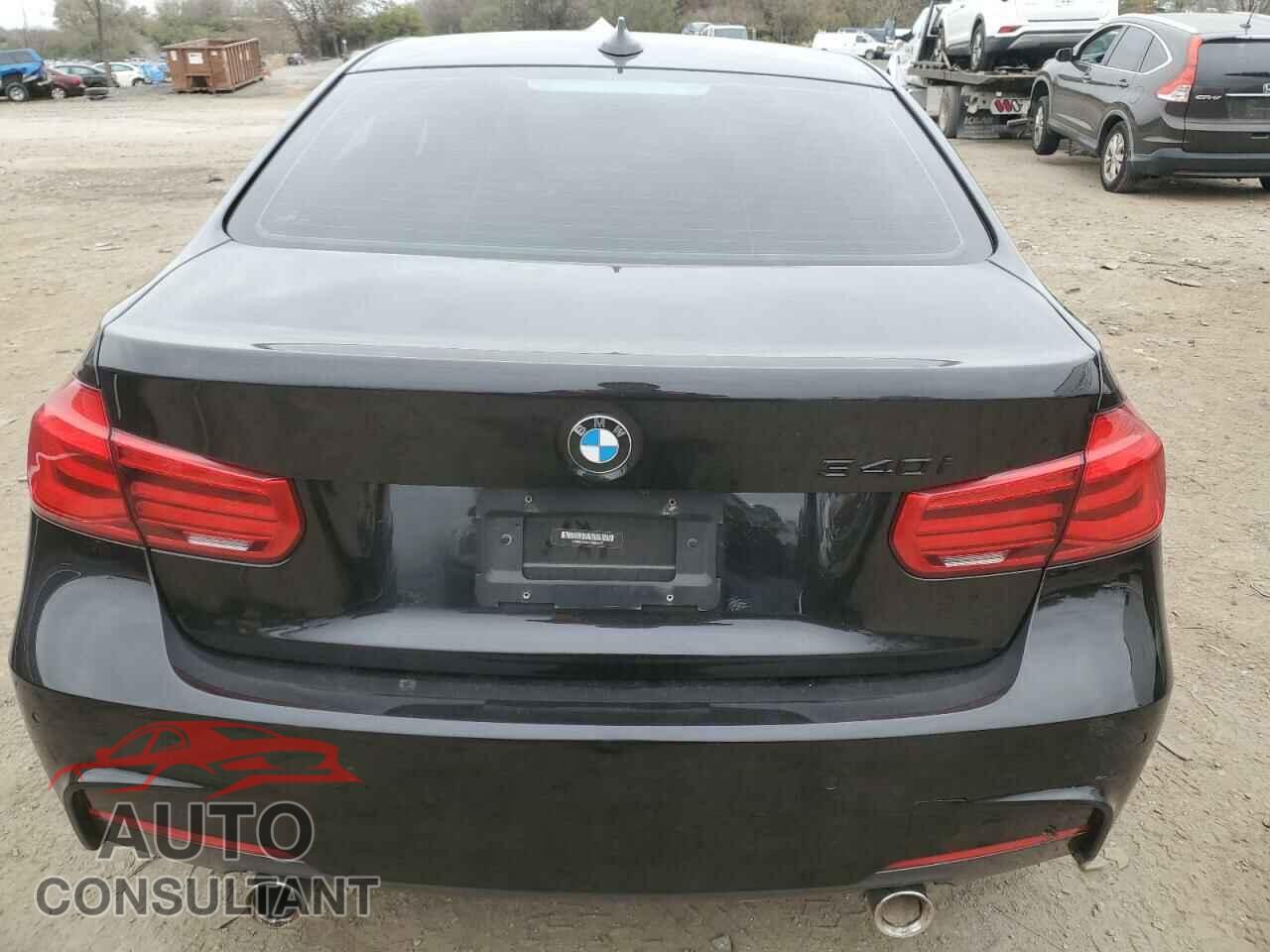 BMW 3 SERIES 2018 - WBA8B7C55JA584577