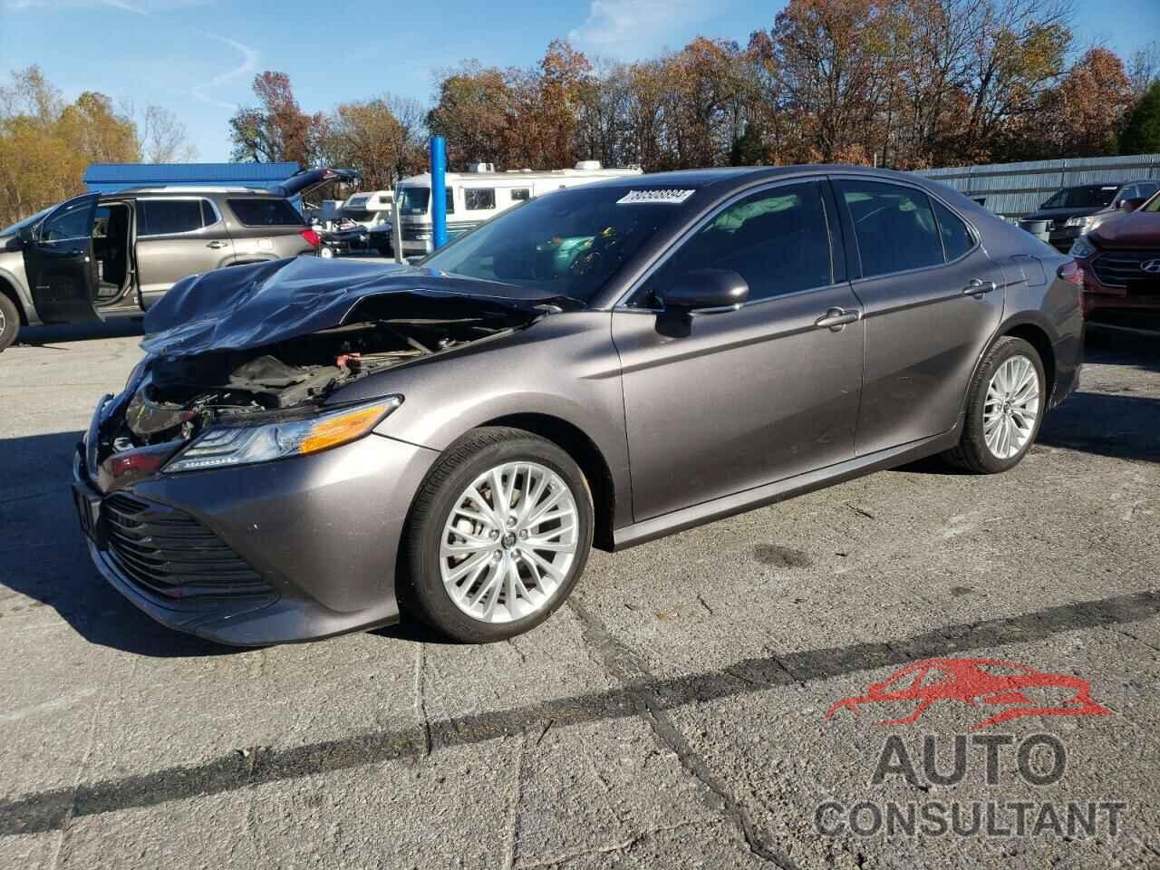 TOYOTA CAMRY 2018 - 4T1B11HK3JU066839