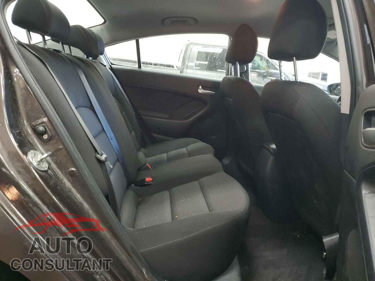 KIA FORTE 2017 - 3KPFK4A74HE128090