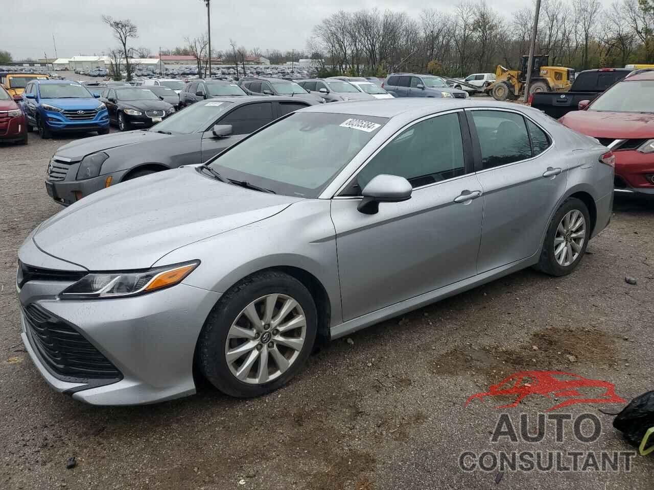 TOYOTA CAMRY 2018 - 4T1B11HK2JU042855