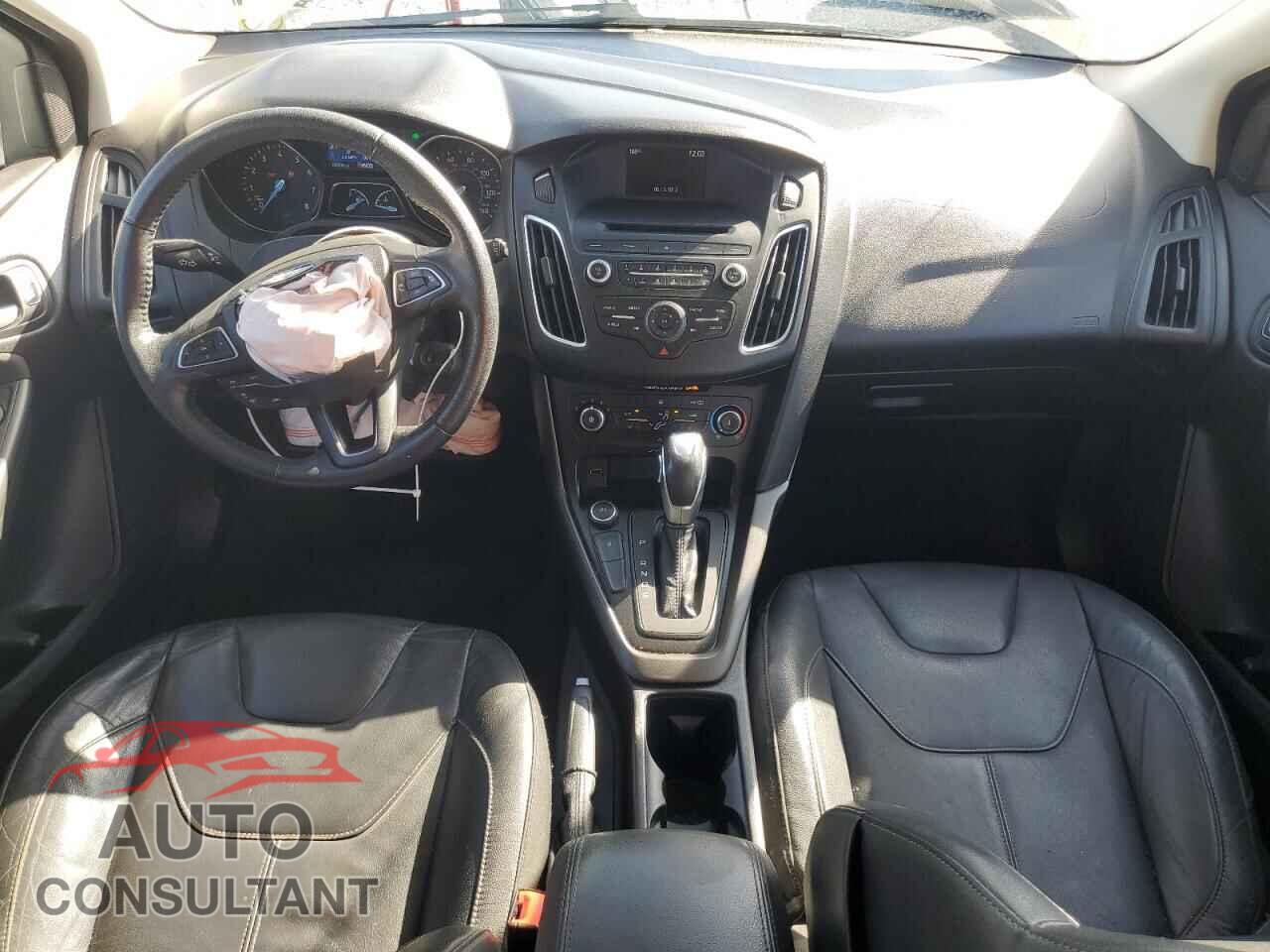 FORD FOCUS 2015 - 1FADP3K28FL358621