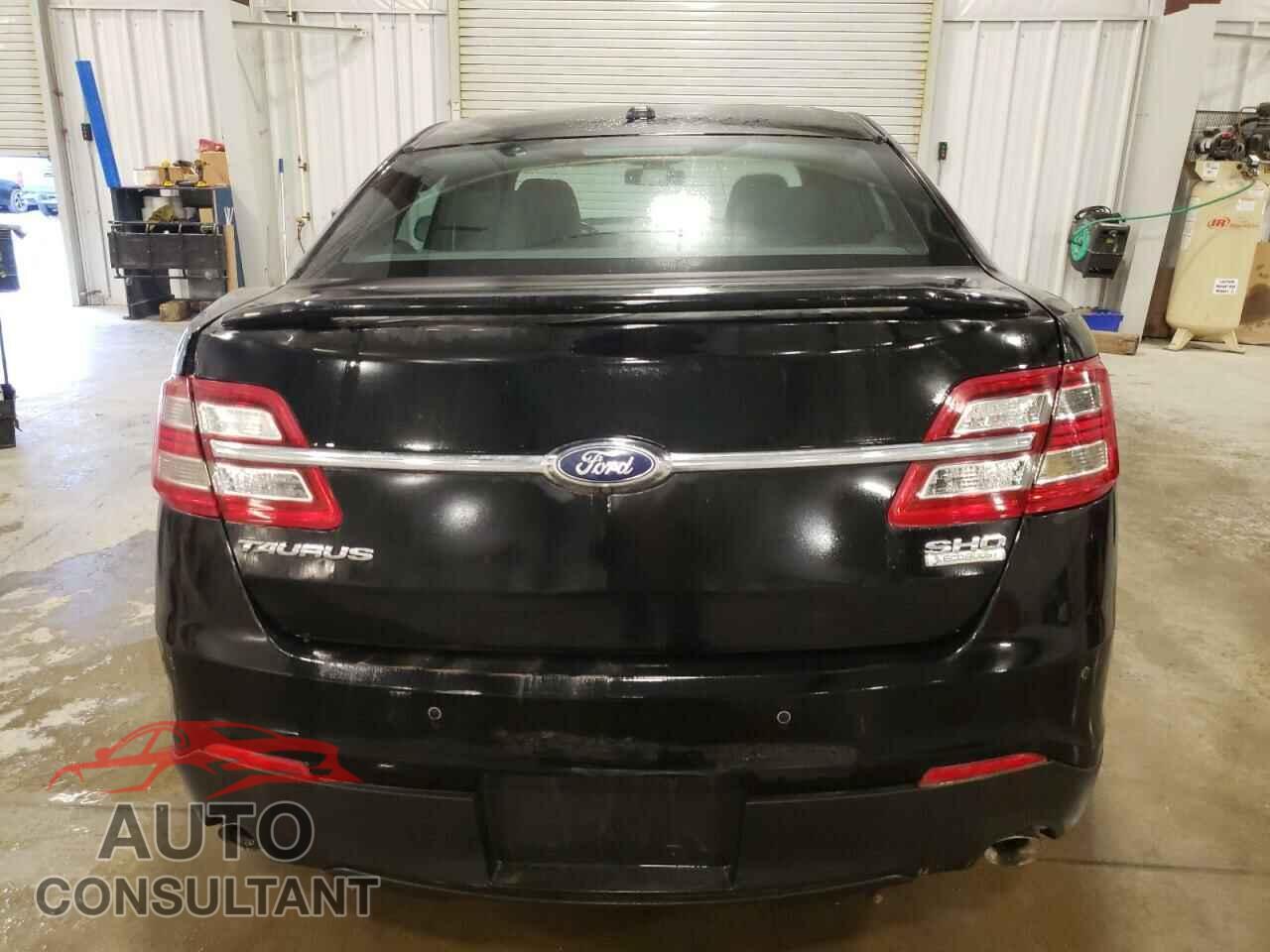 FORD TAURUS 2018 - 1FAHP2KTXJG111722