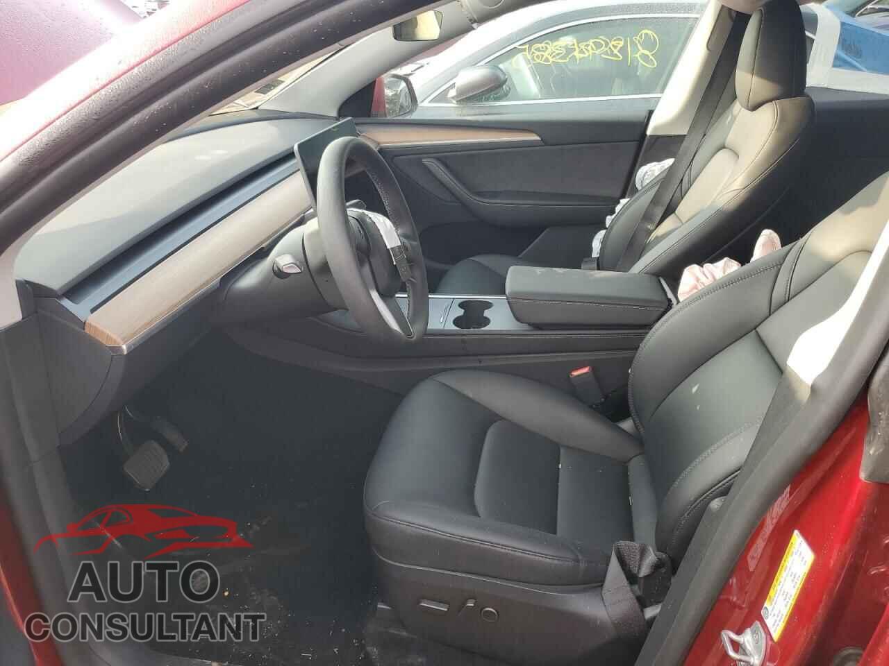 TESLA MODEL Y 2024 - 7SAYGDEE5RA255655