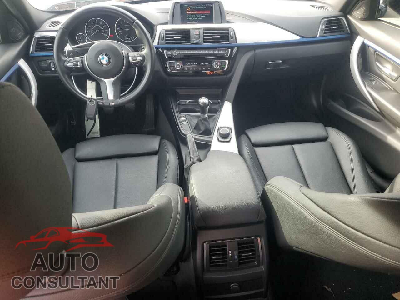 BMW 3 SERIES 2018 - WBA8B7C52JA583225