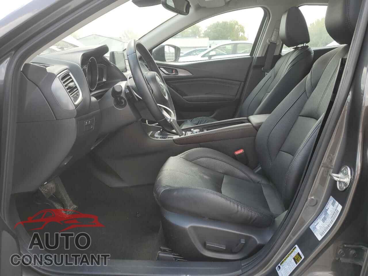 MAZDA 3 2018 - 3MZBN1M3XJM169927