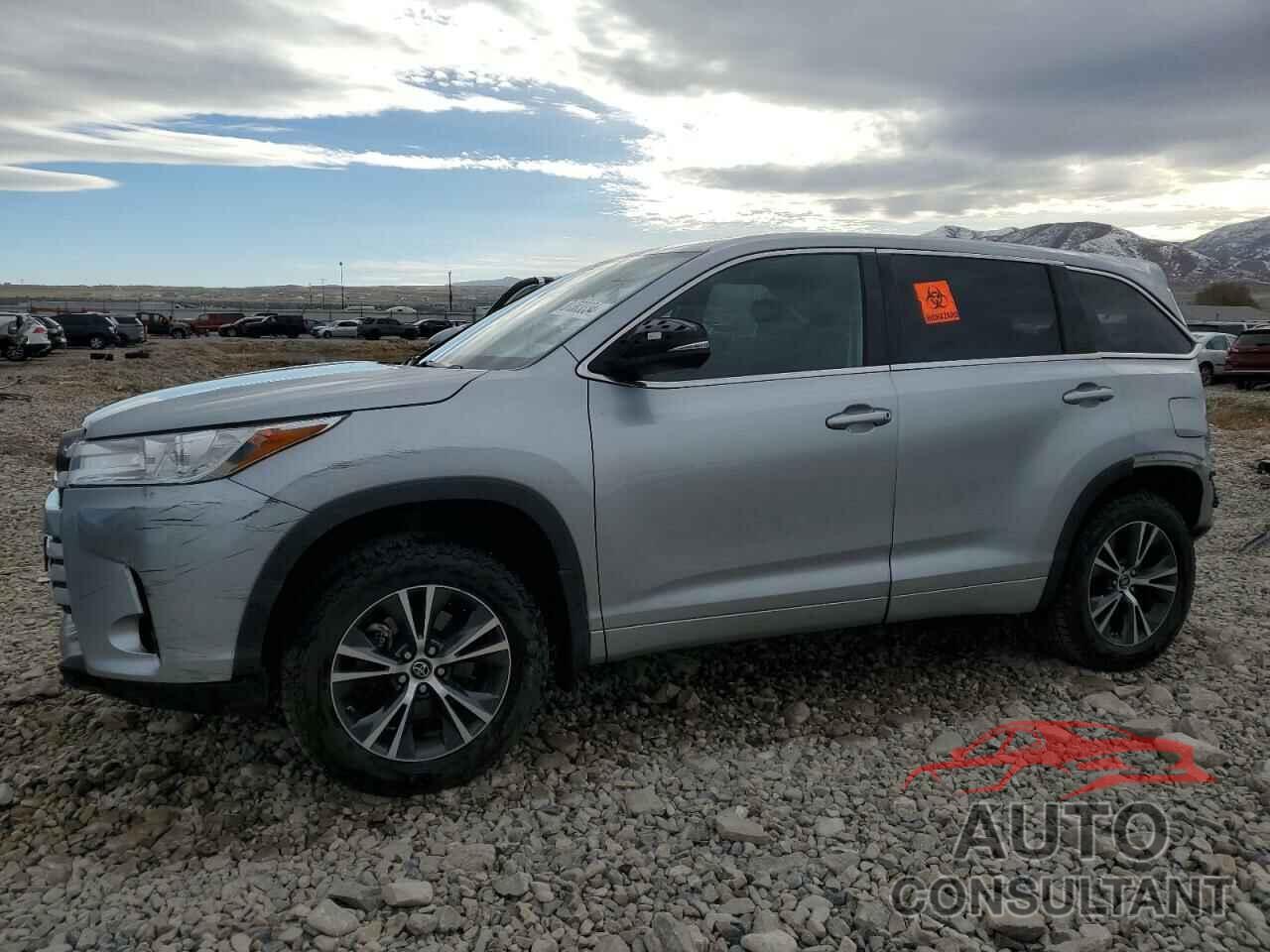 TOYOTA HIGHLANDER 2018 - 5TDBZRFH0JS805964