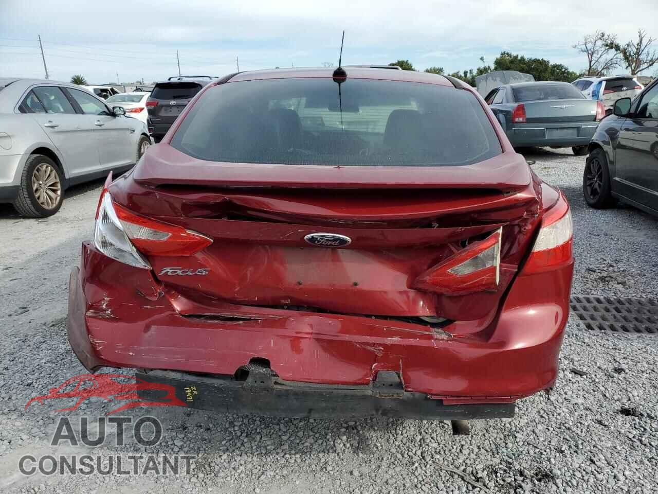 FORD FOCUS 2014 - 1FADP3F2XEL274888