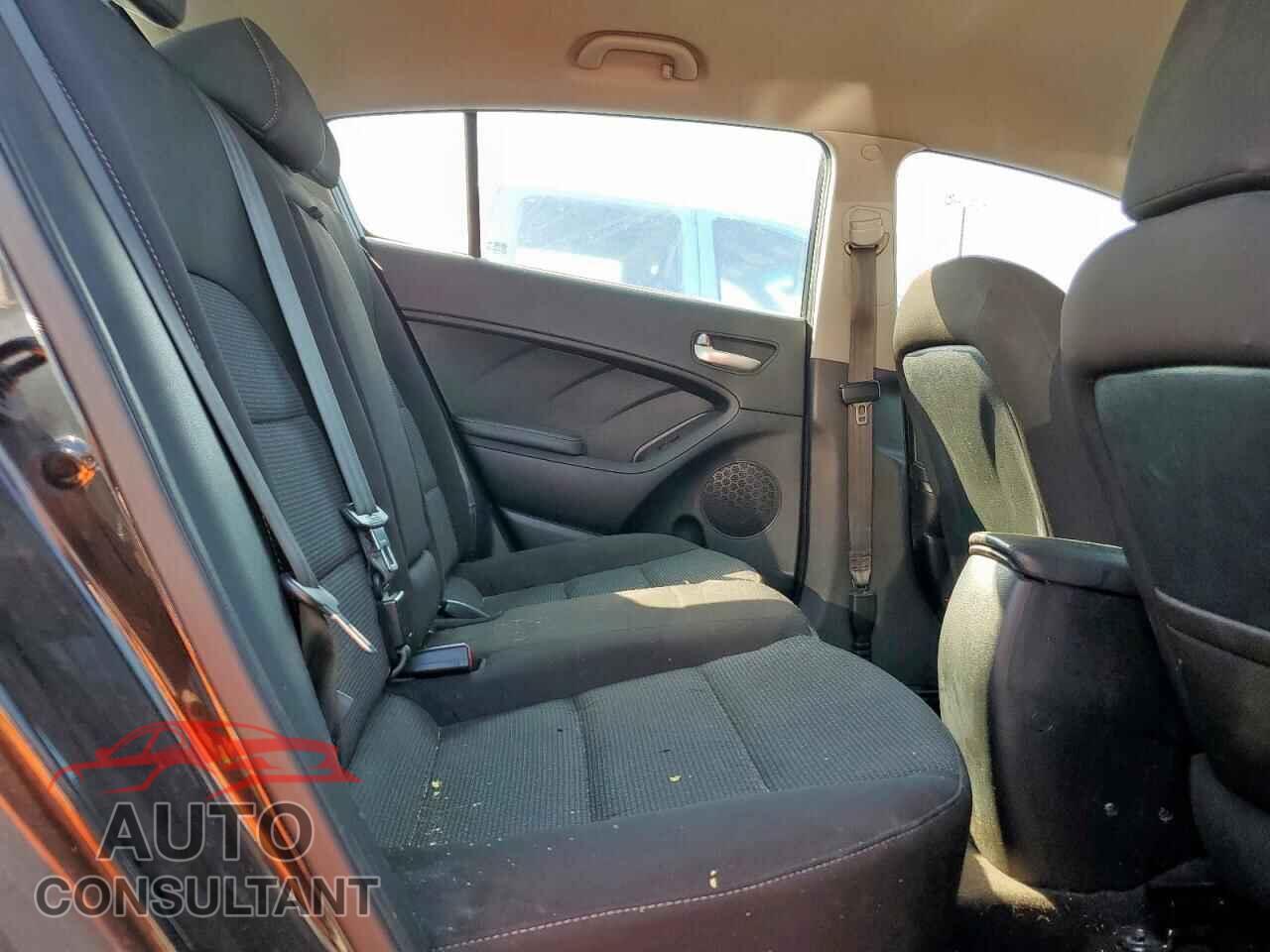 KIA FORTE 2017 - KNAFK5A82H5690321