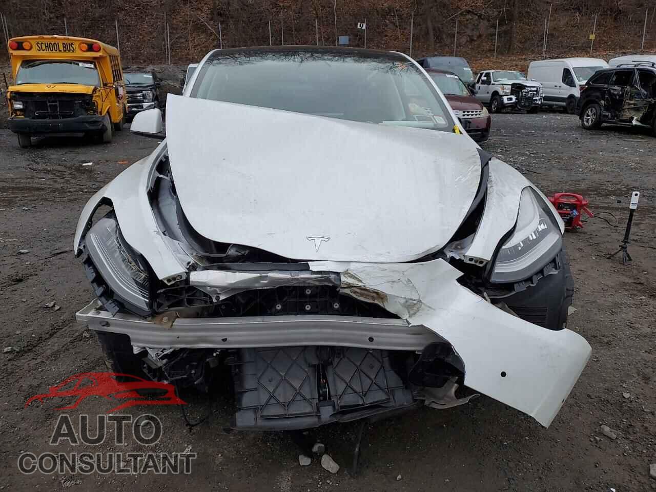 TESLA MODEL Y 2022 - 7SAYGDEE6NF322650