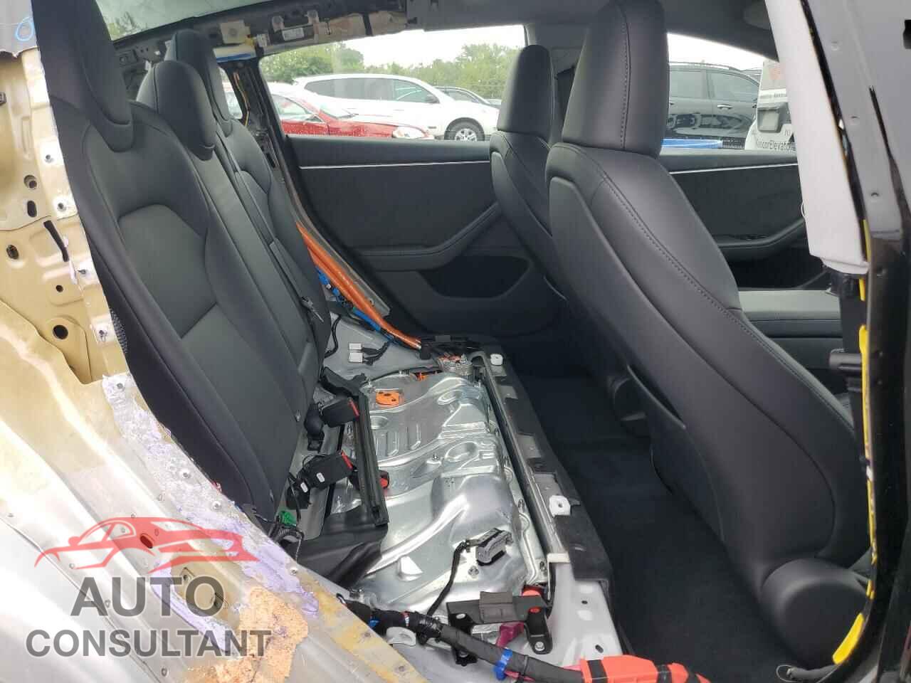 TESLA MODEL 3 2025 - 5YJ3E1EB2SF928881