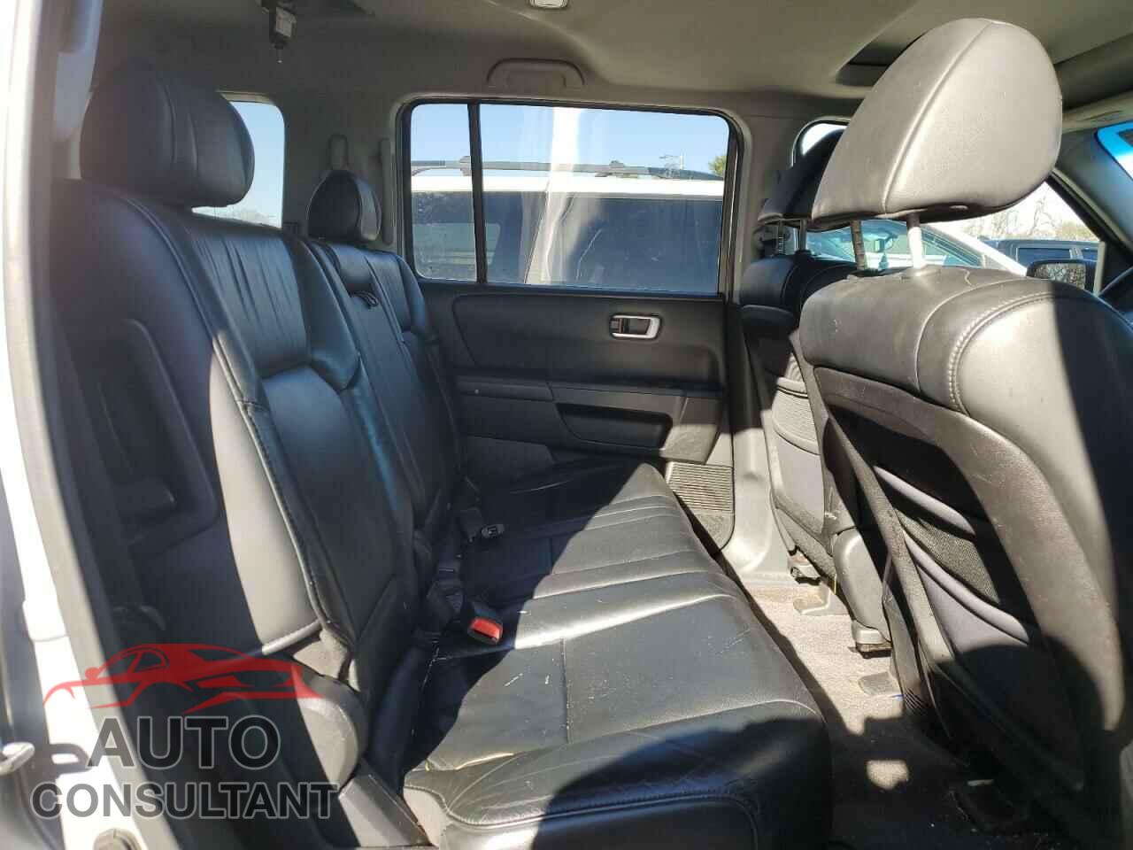 HONDA PILOT 2011 - 5FNYF4H51BB041508
