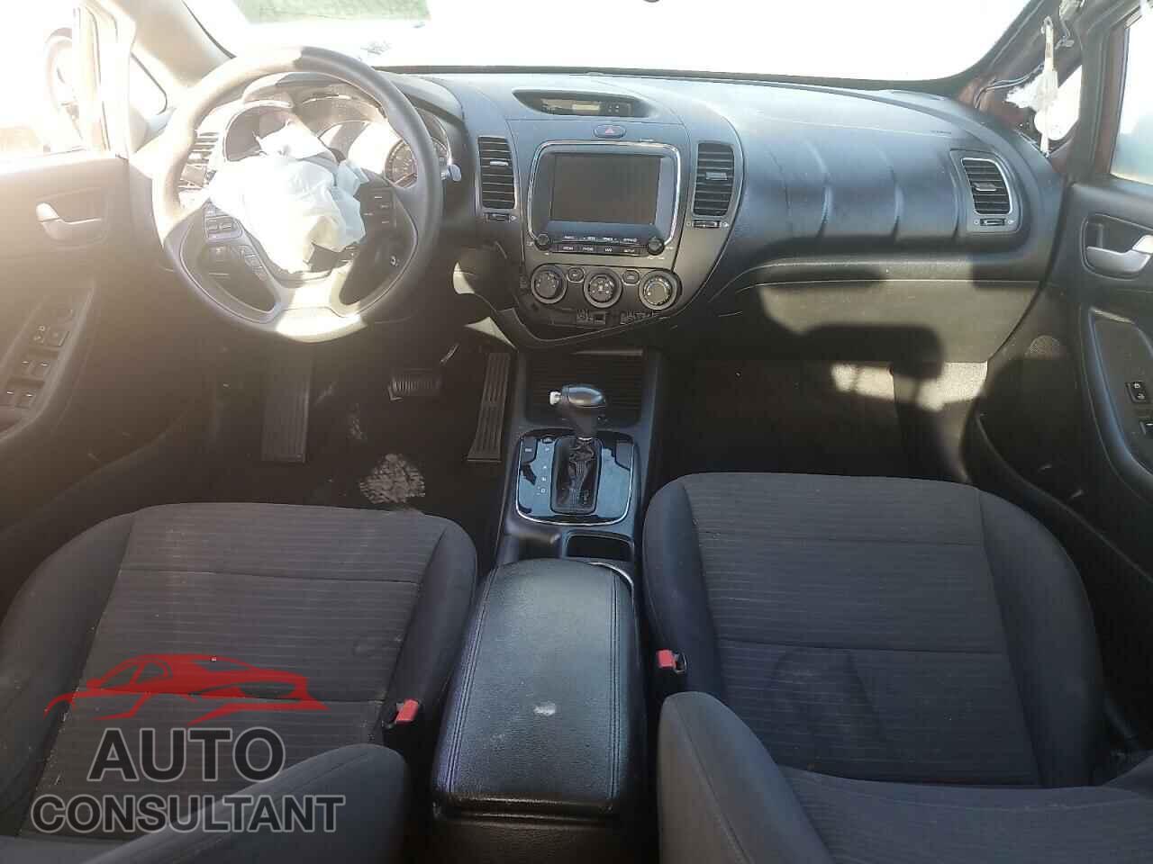 KIA FORTE 2018 - 3KPFL4A74JE233165