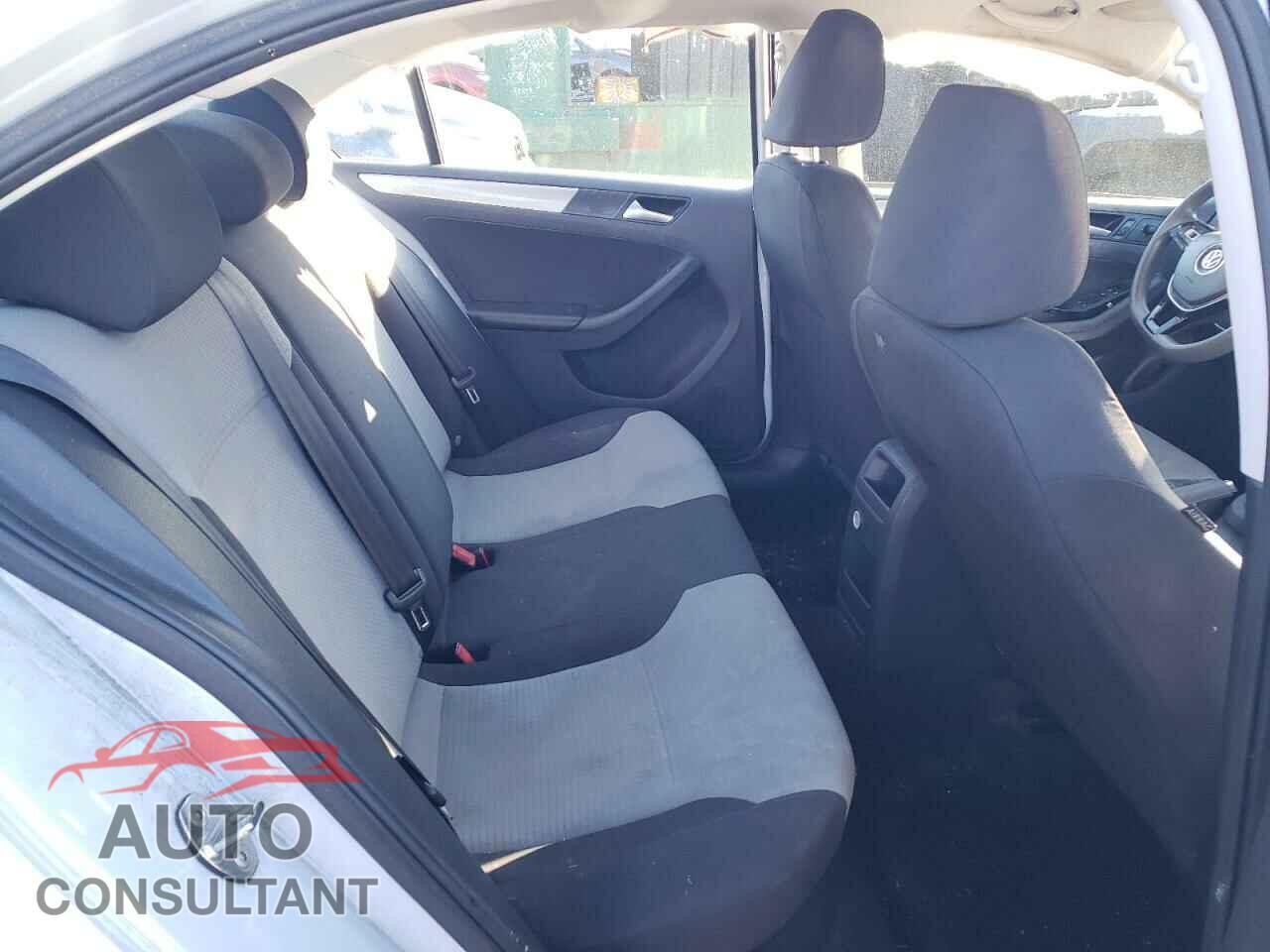VOLKSWAGEN JETTA 2017 - 3VW2B7AJ1HM254647