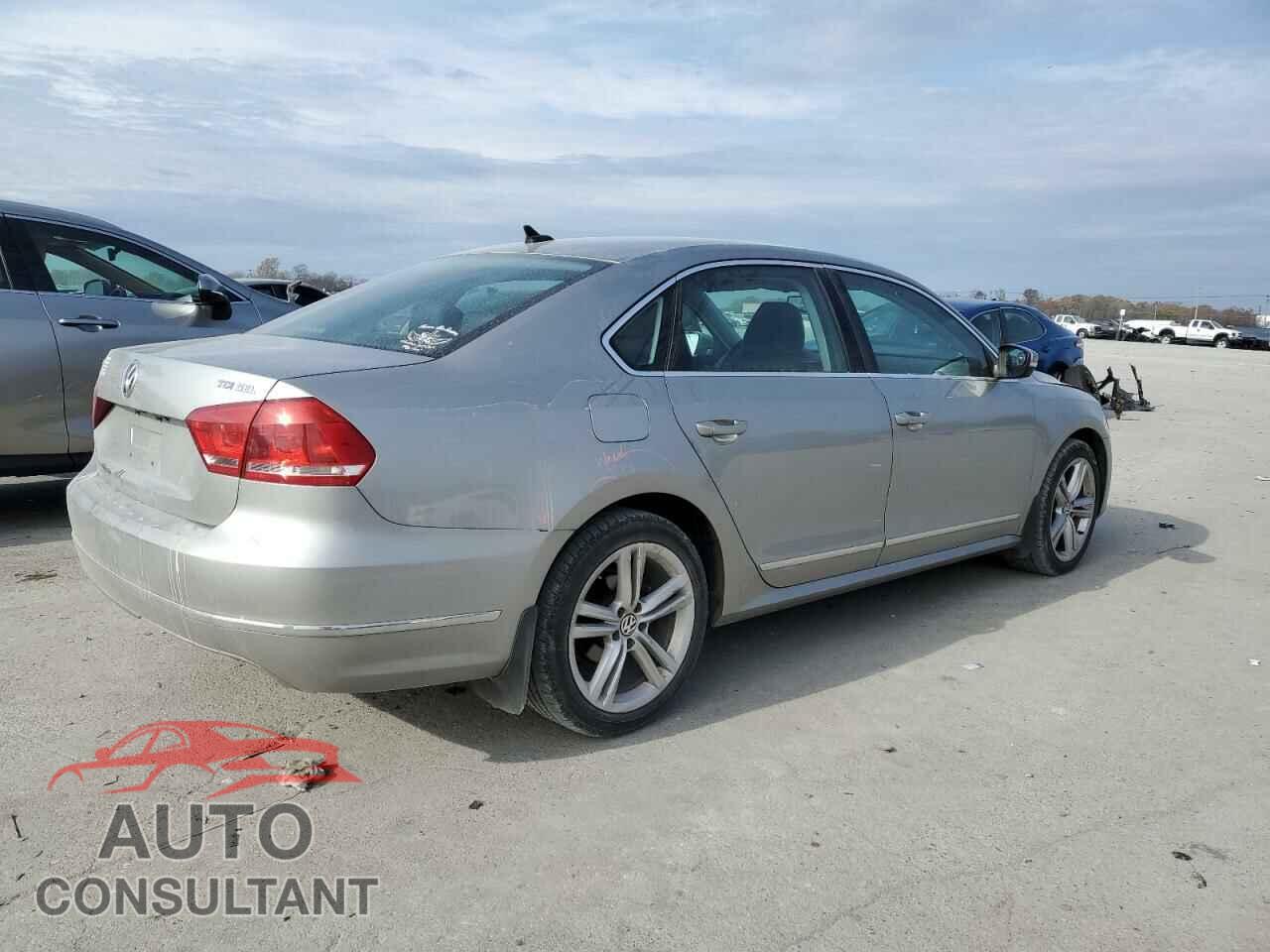VOLKSWAGEN PASSAT 2013 - 1VWCN7A36DC036213