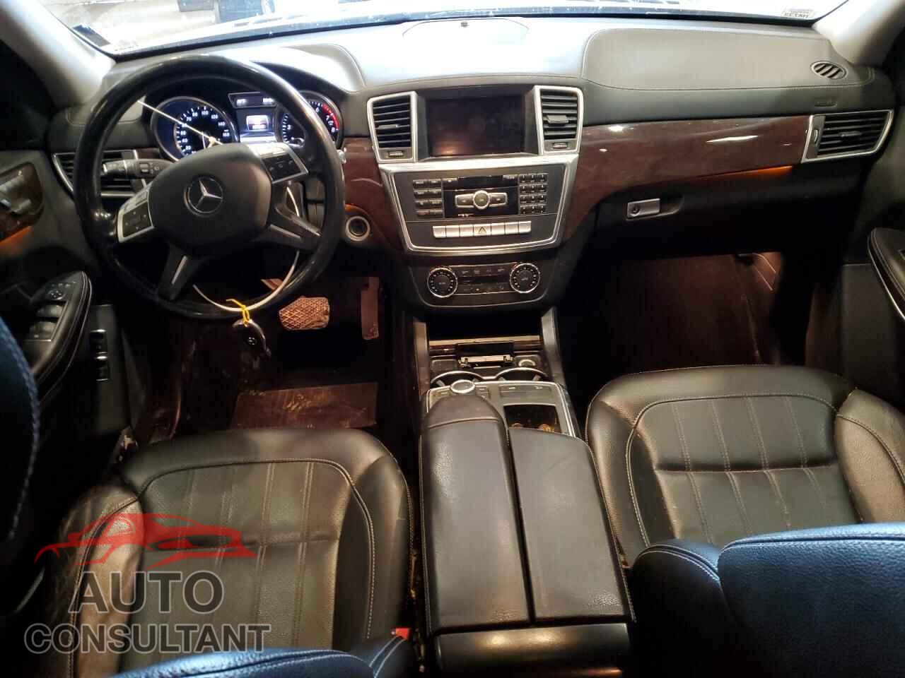 MERCEDES-BENZ GL-CLASS 2013 - 4JGDF7CE7DA124021