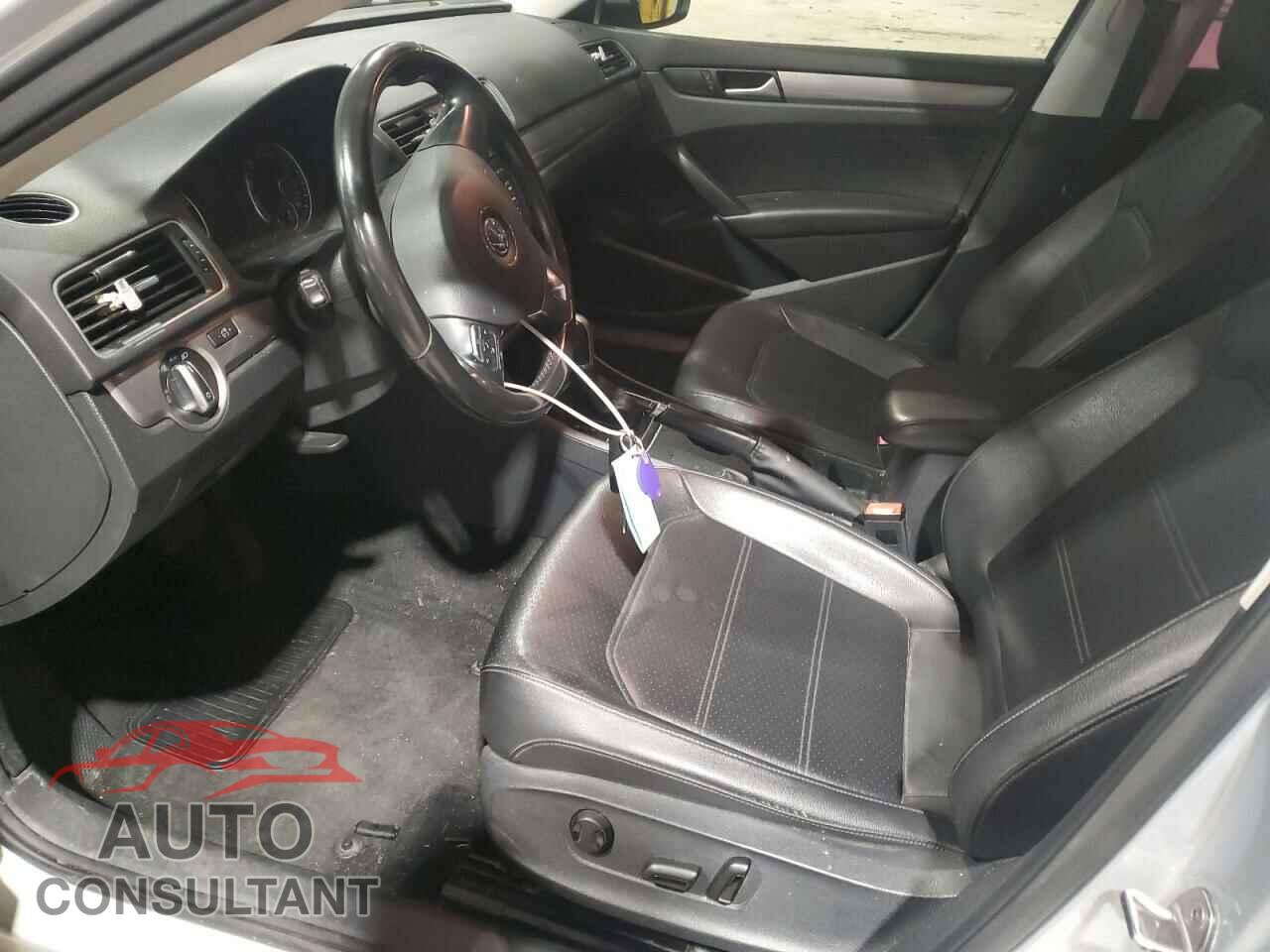 VOLKSWAGEN PASSAT 2015 - 1VWAT7A32FC104846
