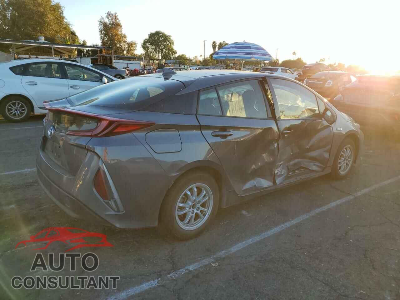 TOYOTA PRIUS 2018 - JTDKARFP1J3077751
