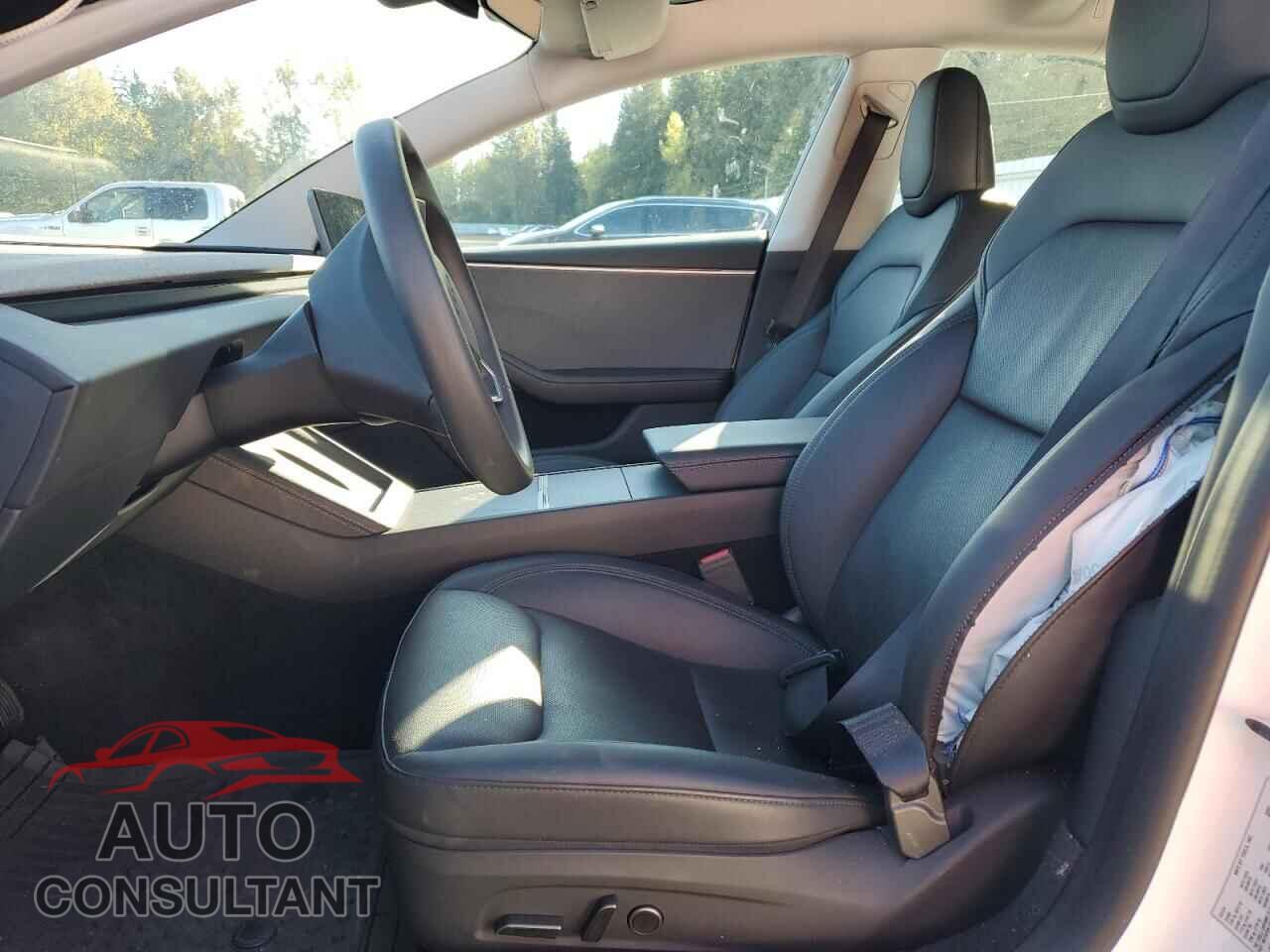 TESLA MODEL 3 2024 - 5YJ3E1EA8RF729688
