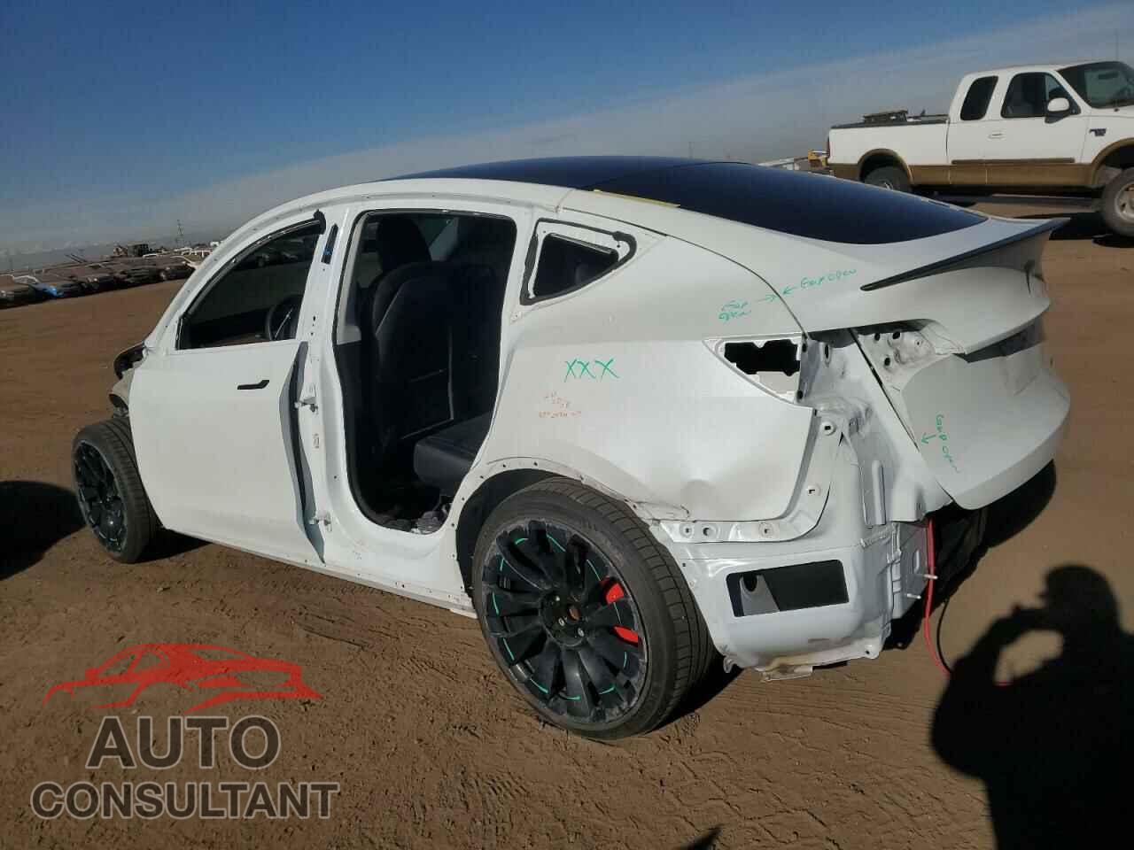 TESLA MODEL Y 2020 - 5YJYGDEF3LF051503
