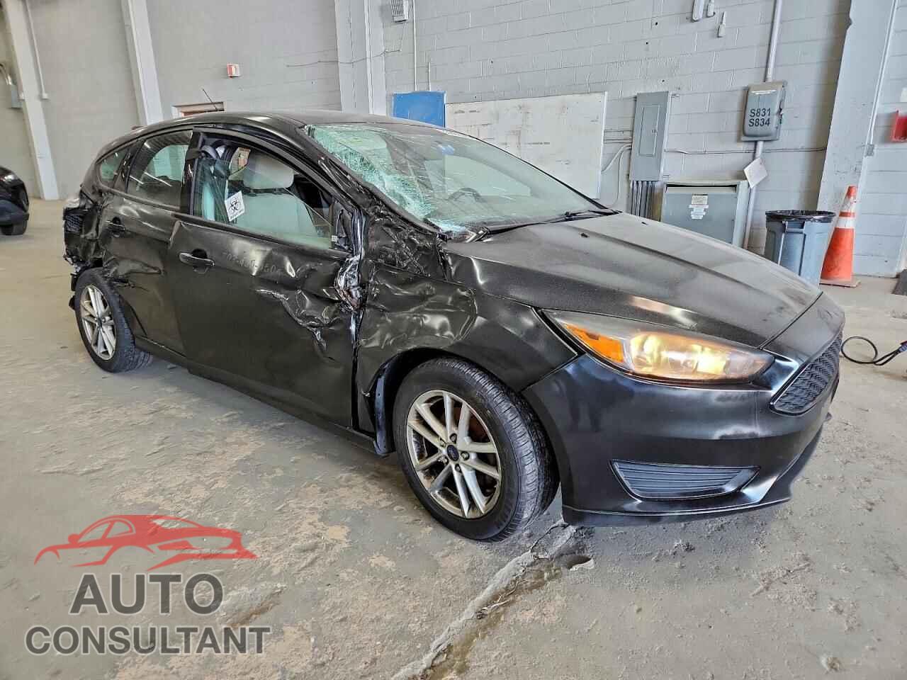 FORD FOCUS 2015 - 1FADP3K21FL270655