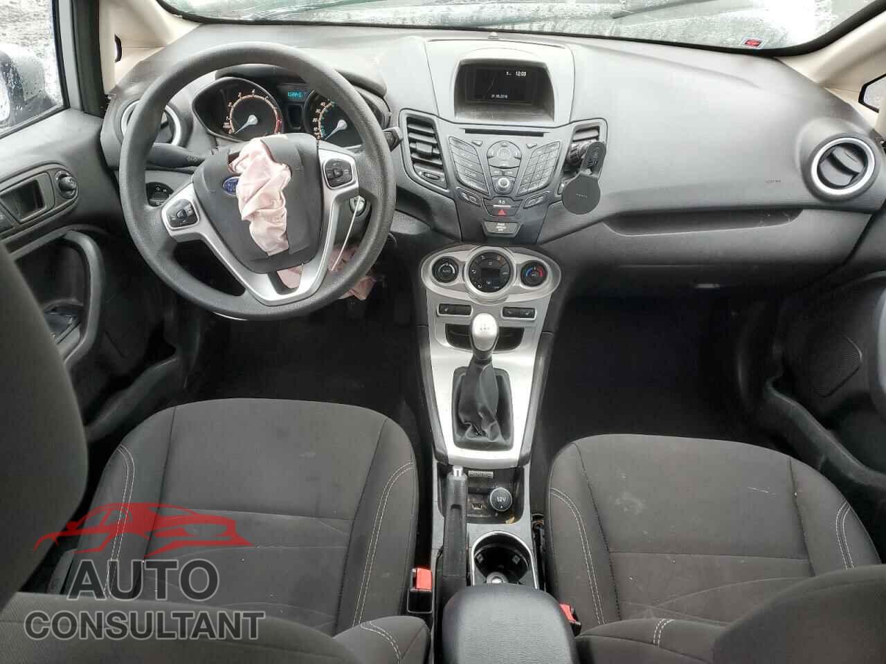FORD FIESTA 2018 - 3FADP4EJ7JM106553