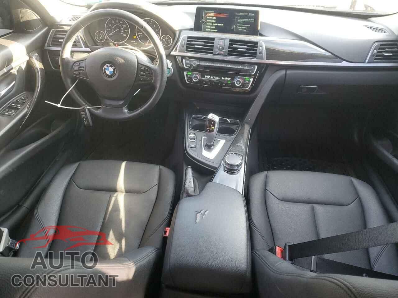 BMW 3 SERIES 2017 - WBA8A3C33HK693196
