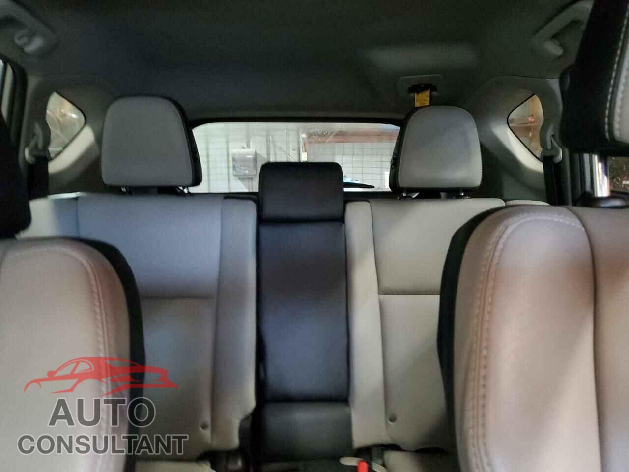 TOYOTA RAV4 2017 - 2T3DFREV3HW671310