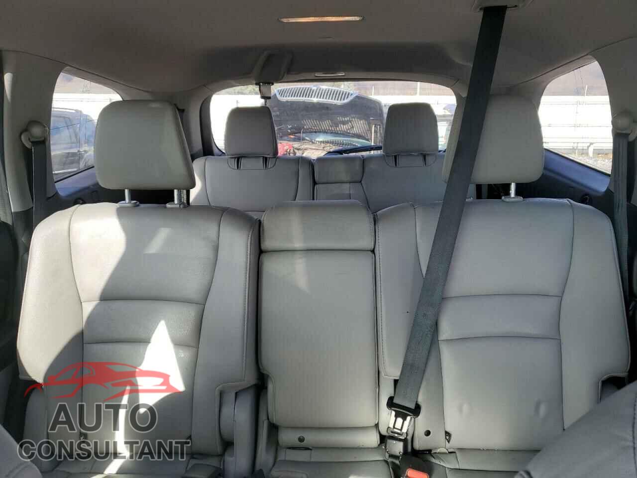 HONDA PILOT 2017 - 5FNYF6H79HB069739
