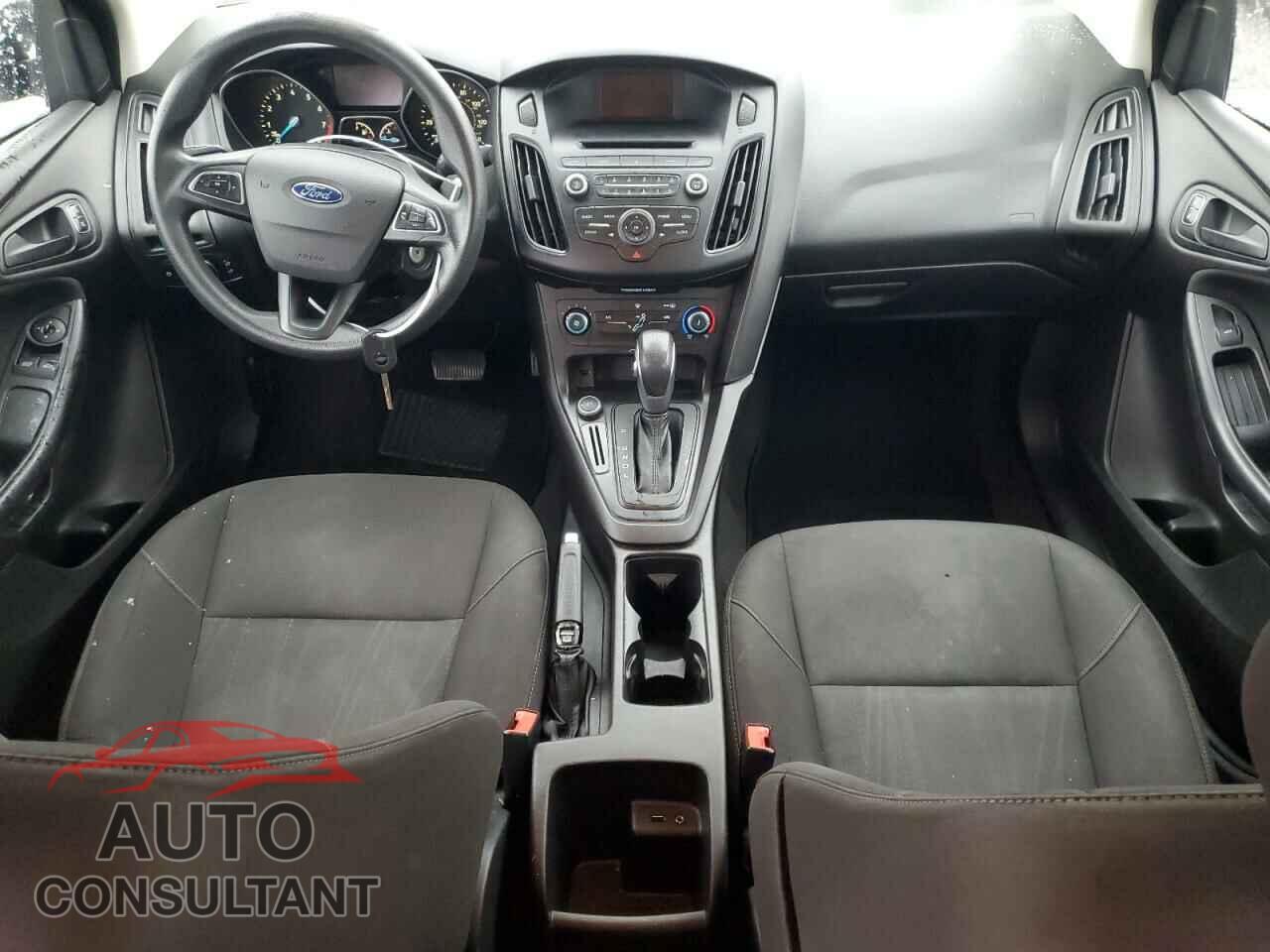 FORD FOCUS 2015 - 1FADP3E26FL365644