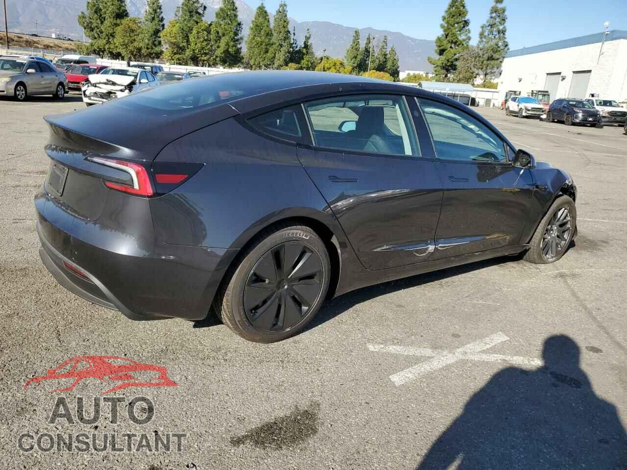 TESLA MODEL 3 2024 - 5YJ3E1EA5RF868354