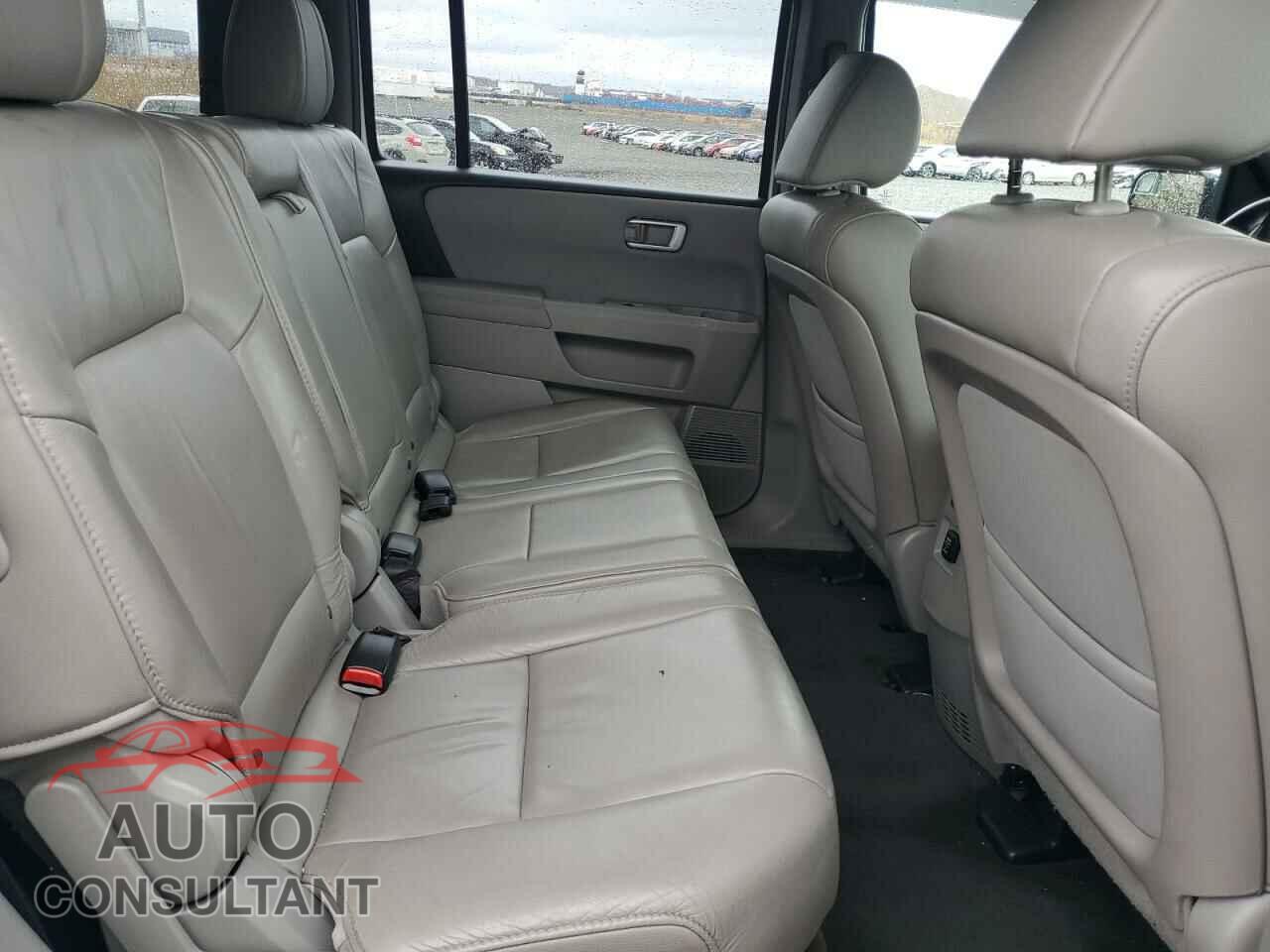 HONDA PILOT 2015 - 5FNYF4H55FB051724