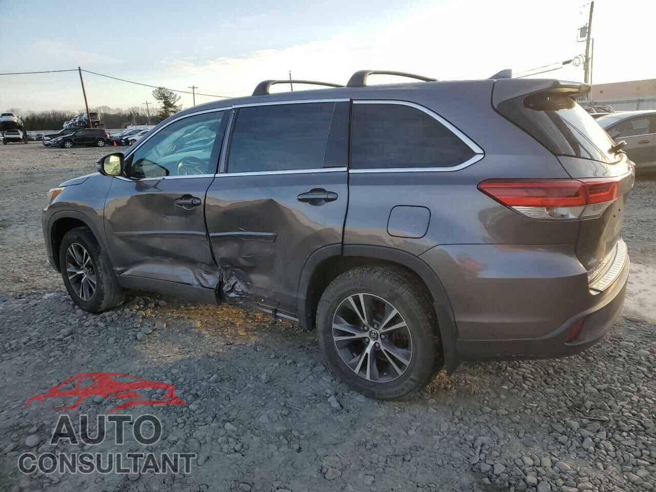 TOYOTA HIGHLANDER 2018 - 5TDBZRFH2JS886529