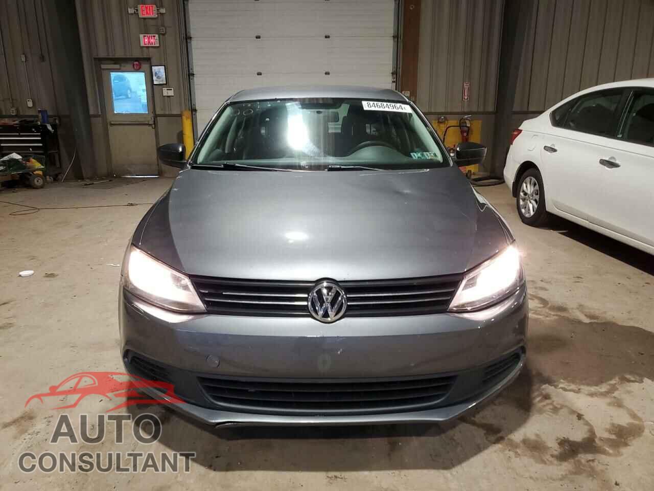 VOLKSWAGEN JETTA 2013 - 3VW2K7AJ9DM290077