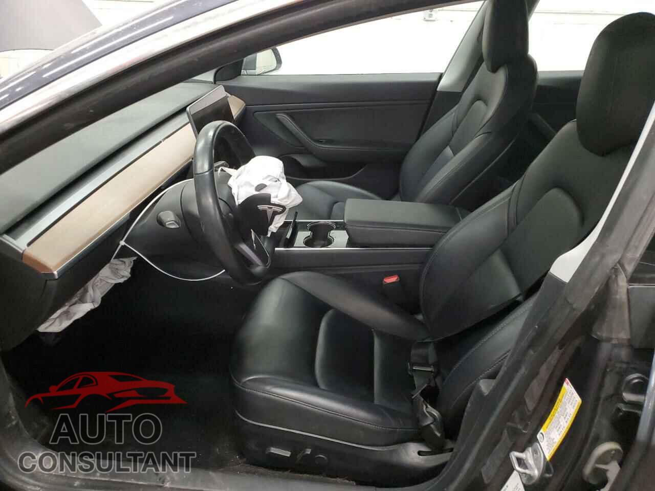 TESLA MODEL 3 2019 - 5YJ3E1EB5KF389107