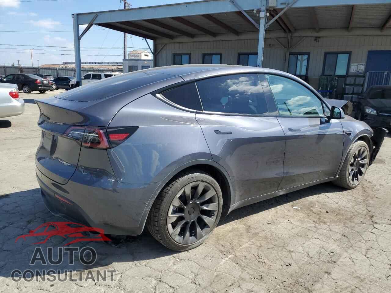 TESLA MODEL Y 2023 - 7SAYGDEE7PF898377