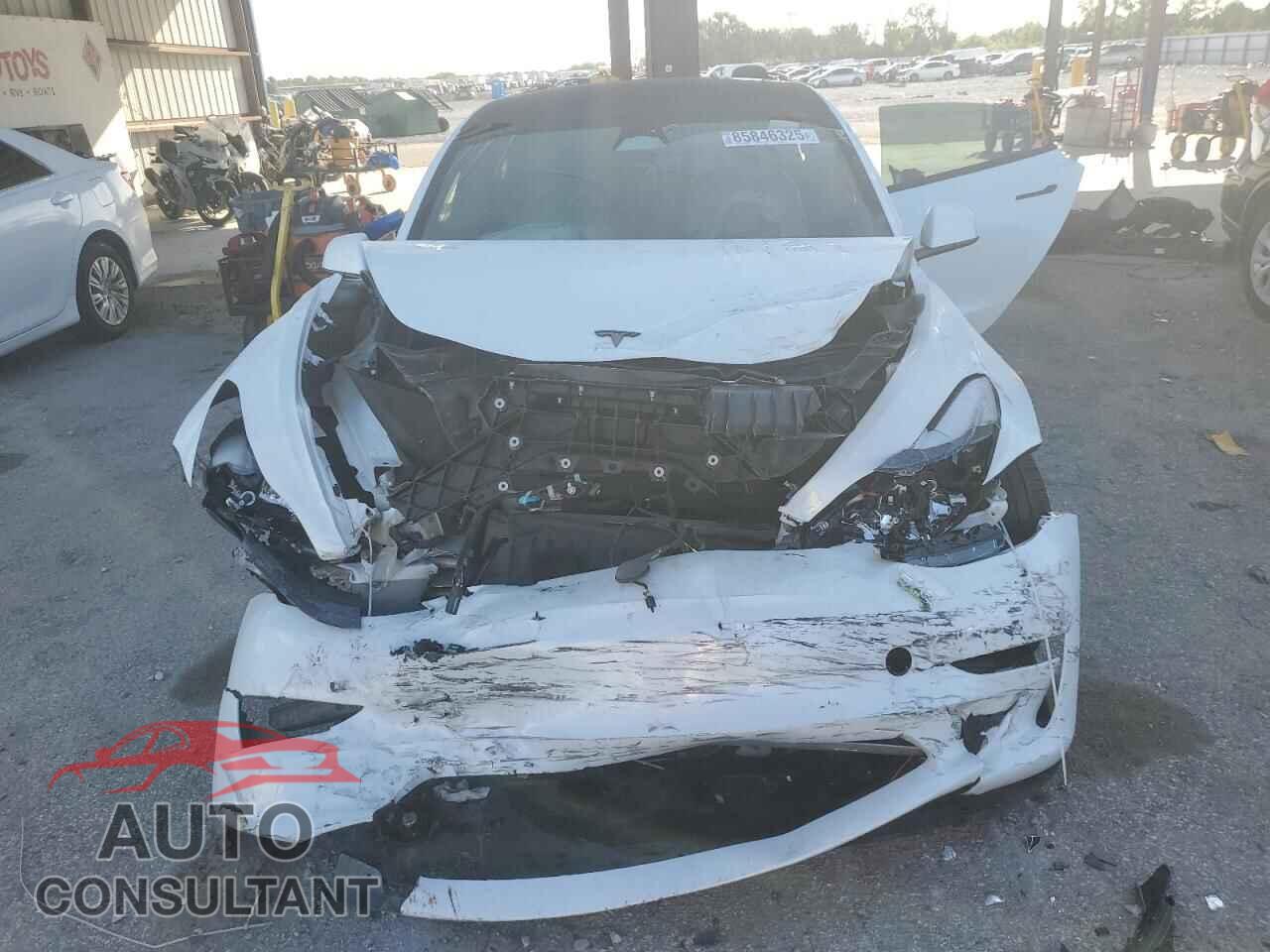TESLA MODEL 3 2023 - 5YJ3E1EAXPF569102