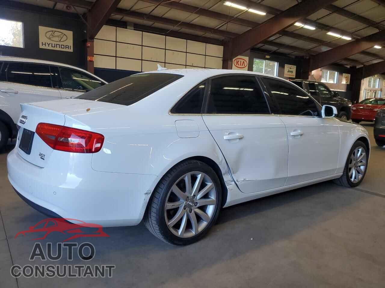 AUDI A4 2013 - WAUFFAFL1DN005228