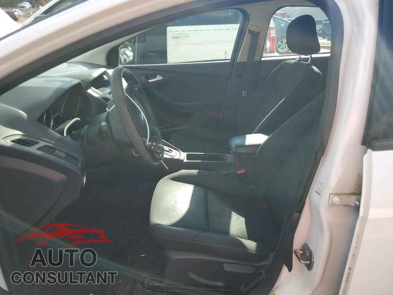 FORD FOCUS 2015 - 1FADP3F21FL243515