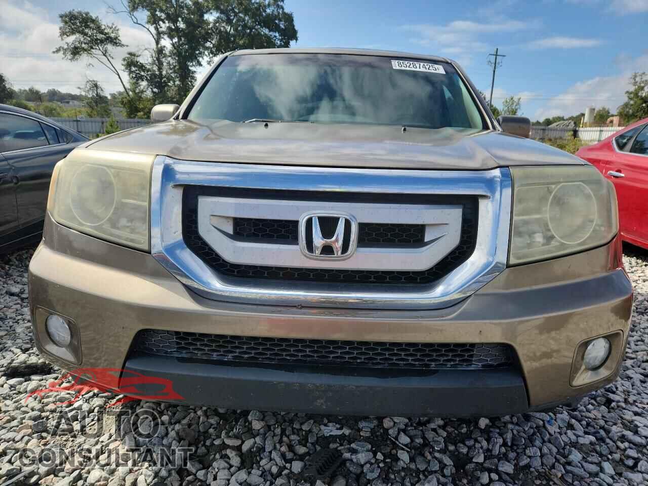 HONDA PILOT 2010 - 5FNYF4H98AB039661