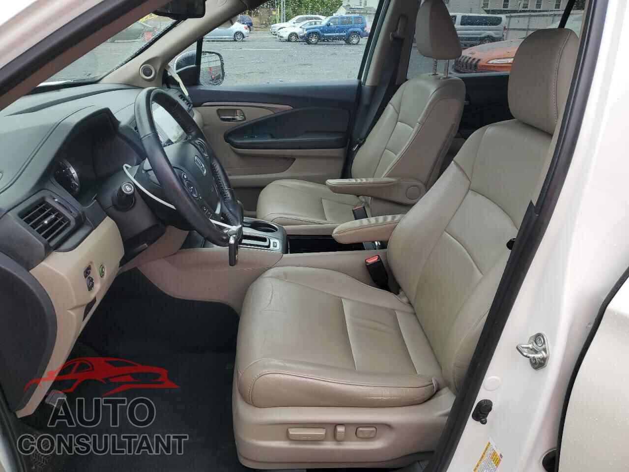 HONDA PILOT 2018 - 5FNYF6H54JB068034